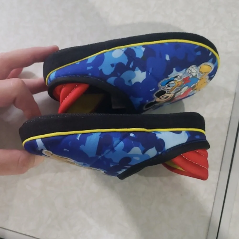 Mickey Mouse Aline‎ Slipper size 7/8
